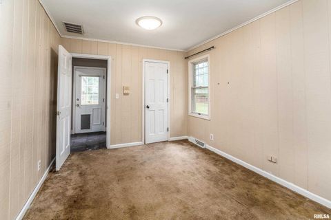 Tiny photo for 3000 W KENT Street, Carbondale, IL 62901 (MLS # EB459866)