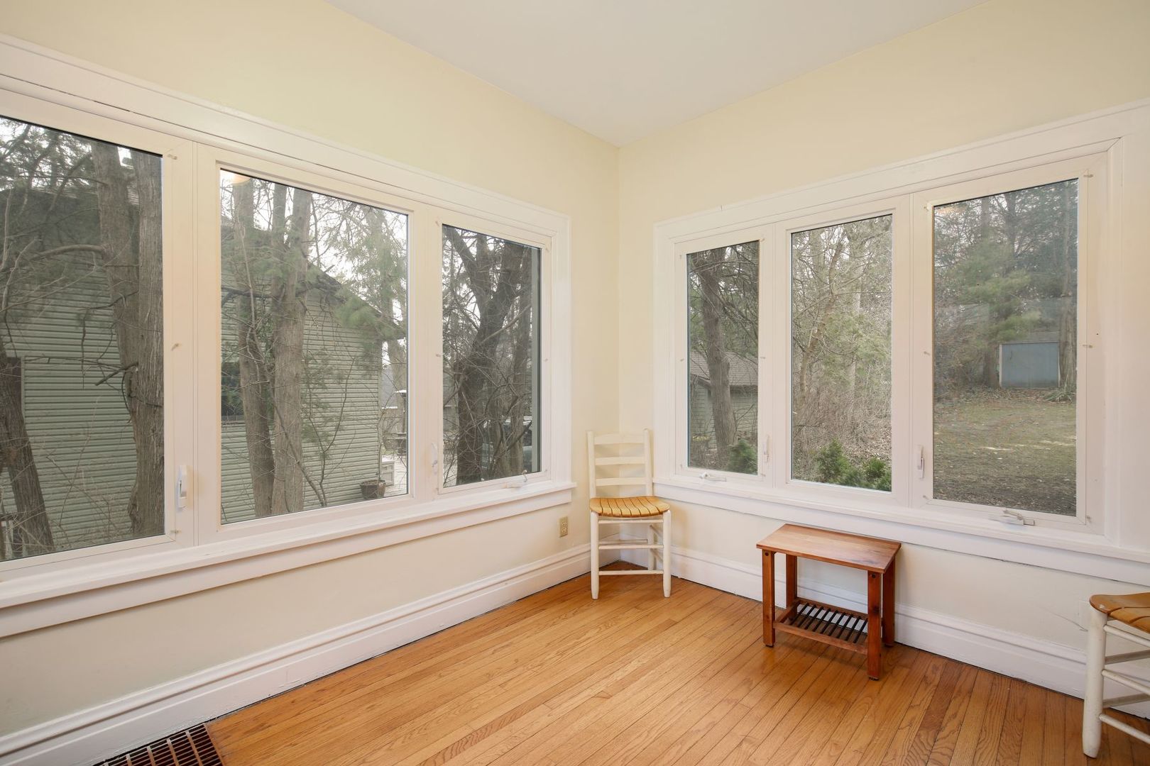 101 W MAPLE Avenue