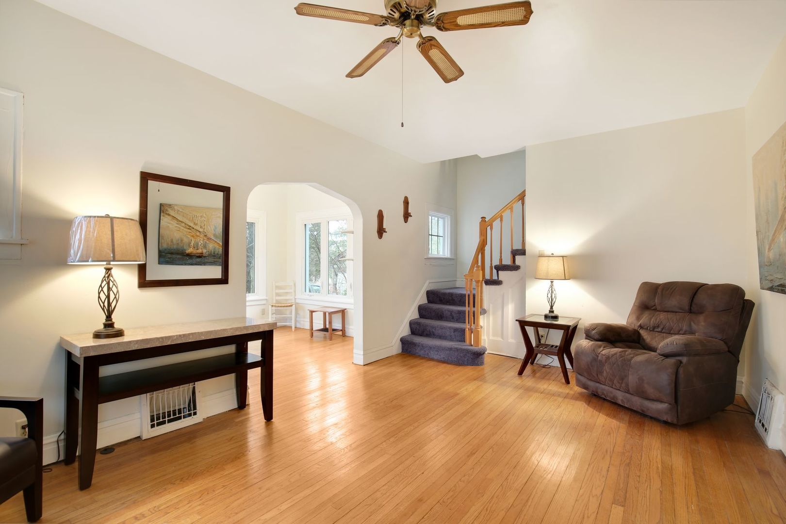 101 W MAPLE Avenue