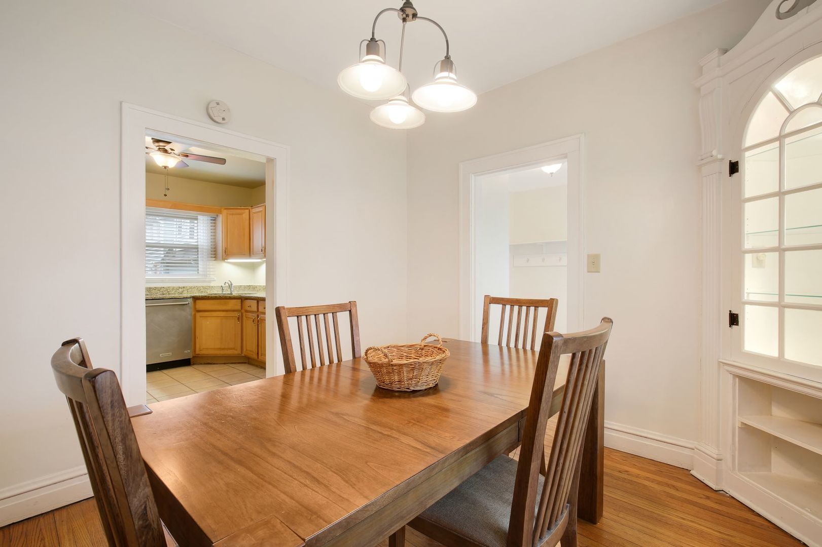 101 W MAPLE Avenue