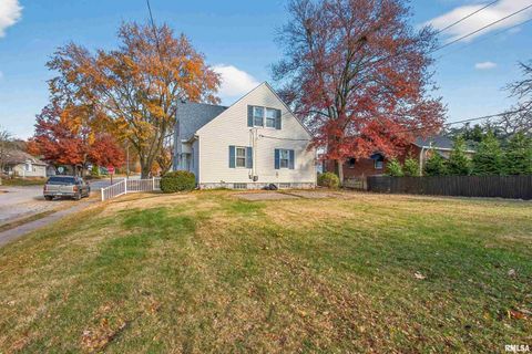 Tiny photo for 803 HOLMES Street, Bettendorf, IA 52722 (MLS # QC4269482)