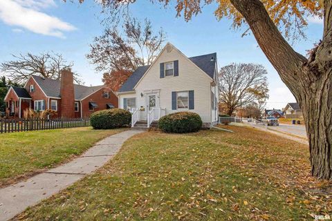 Tiny photo for 803 HOLMES Street, Bettendorf, IA 52722 (MLS # QC4269482)