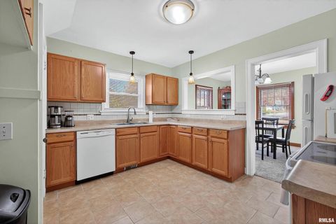 Tiny photo for 803 HOLMES Street, Bettendorf, IA 52722 (MLS # QC4269482)