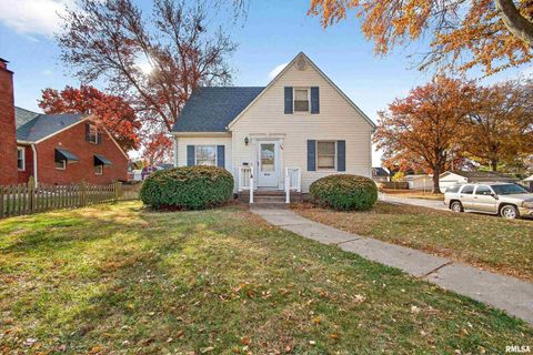 Tiny photo for 803 HOLMES Street, Bettendorf, IA 52722 (MLS # QC4269482)