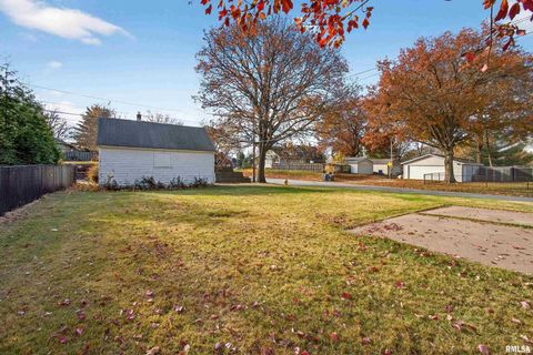 Tiny photo for 803 HOLMES Street, Bettendorf, IA 52722 (MLS # QC4269482)