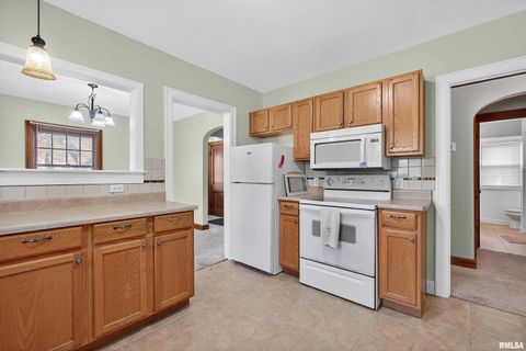 Tiny photo for 803 HOLMES Street, Bettendorf, IA 52722 (MLS # QC4269482)