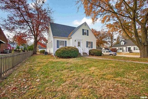 Tiny photo for 803 HOLMES Street, Bettendorf, IA 52722 (MLS # QC4269482)