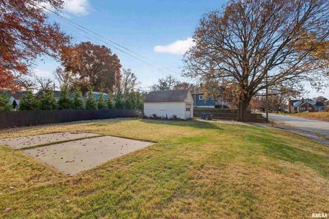 Tiny photo for 803 HOLMES Street, Bettendorf, IA 52722 (MLS # QC4269482)