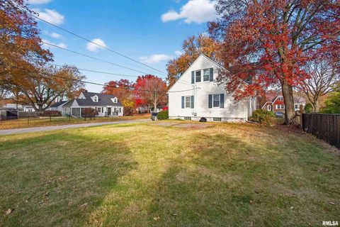 Tiny photo for 803 HOLMES Street, Bettendorf, IA 52722 (MLS # QC4269482)