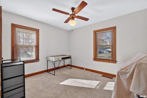 Tiny photo for 803 HOLMES Street, Bettendorf, IA 52722 (MLS # QC4269482)