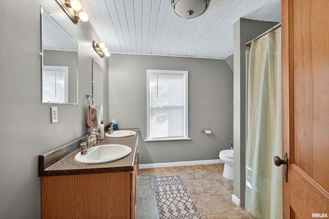 Tiny photo for 803 HOLMES Street, Bettendorf, IA 52722 (MLS # QC4269482)