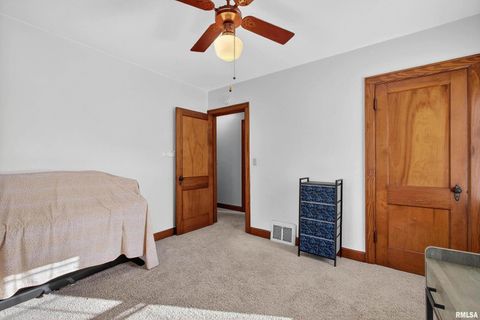 Tiny photo for 803 HOLMES Street, Bettendorf, IA 52722 (MLS # QC4269482)