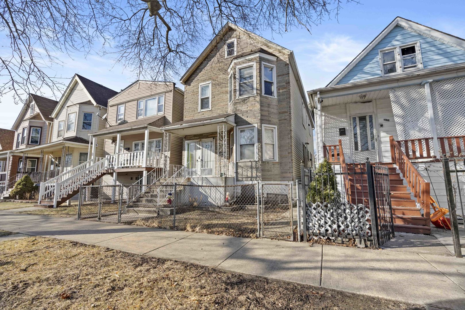 2922 E 97th Street