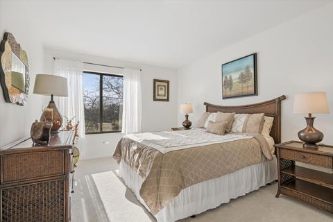 Tiny photo for 404 Shoreline Road #298, Lake Barrington, IL 60010 (MLS # 12642833)