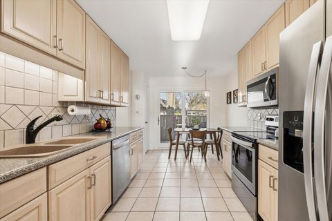 Tiny photo for 404 Shoreline Road #298, Lake Barrington, IL 60010 (MLS # 12642833)