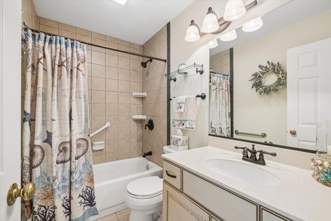 Tiny photo for 404 Shoreline Road #298, Lake Barrington, IL 60010 (MLS # 12642833)