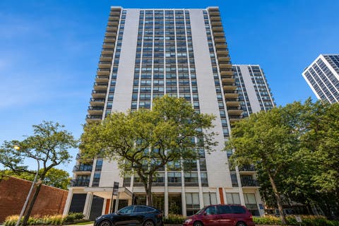 Photo of 1455 N Sandburg Terrace #2306B, Chicago, IL 60610 (MLS # 12722561)