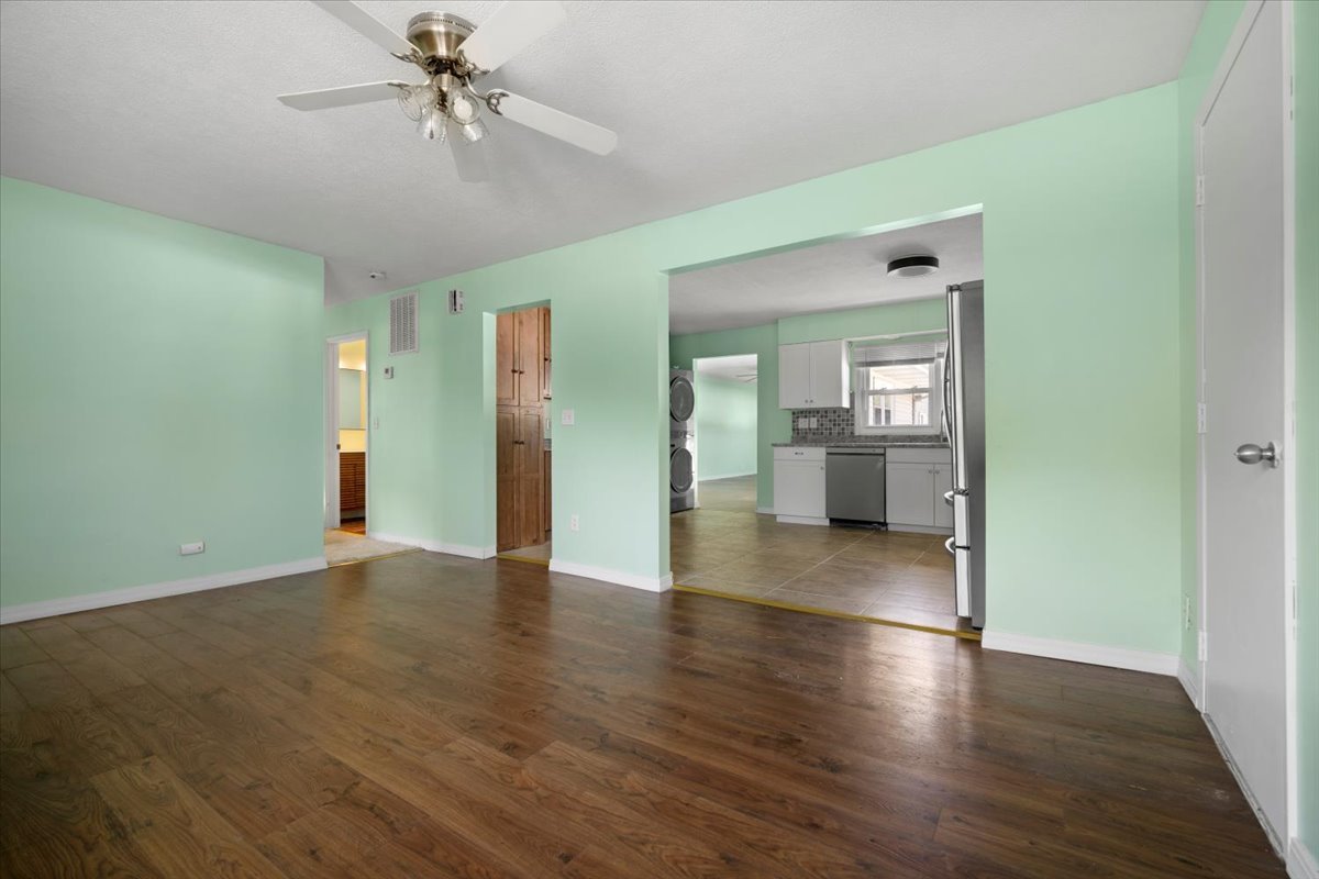 401 Sunset Drive