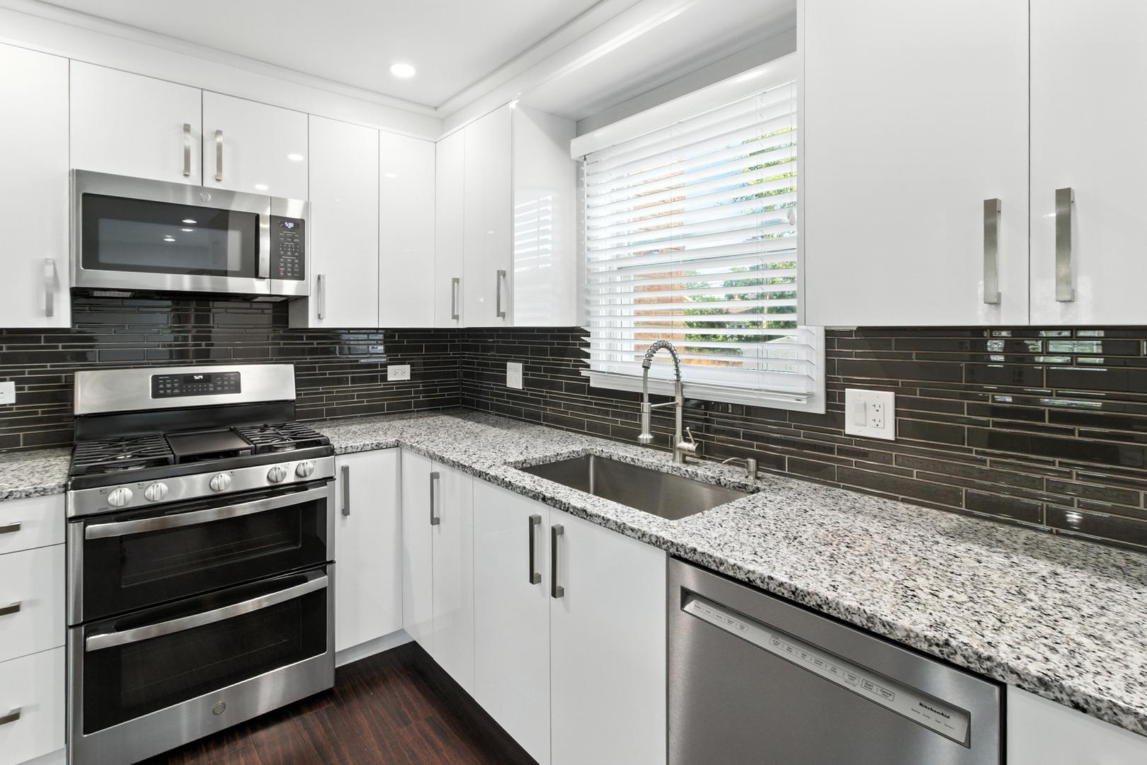 1807 W Locust Lane