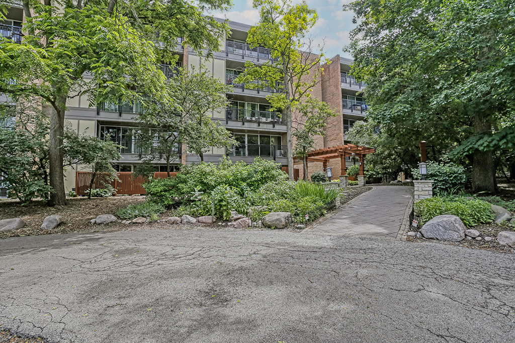 5900 Oakwood Drive 2H