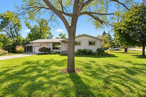 Tiny photo for 135 Hickory Road, Lake In The Hills, IL 60156 (MLS # 12780679)