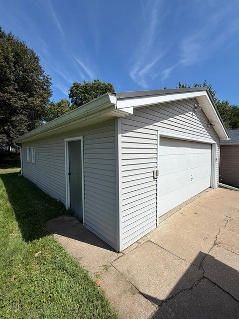 Tiny photo for 334 23rd Place, Clinton, IA 52732 (MLS # 12759437)