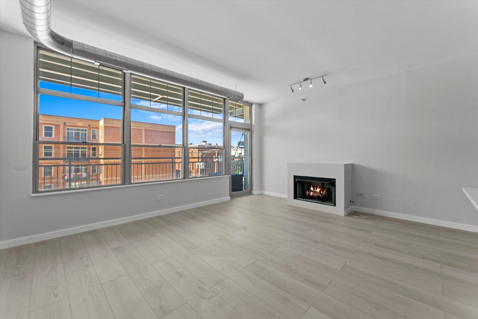 1200 W Monroe Street 415