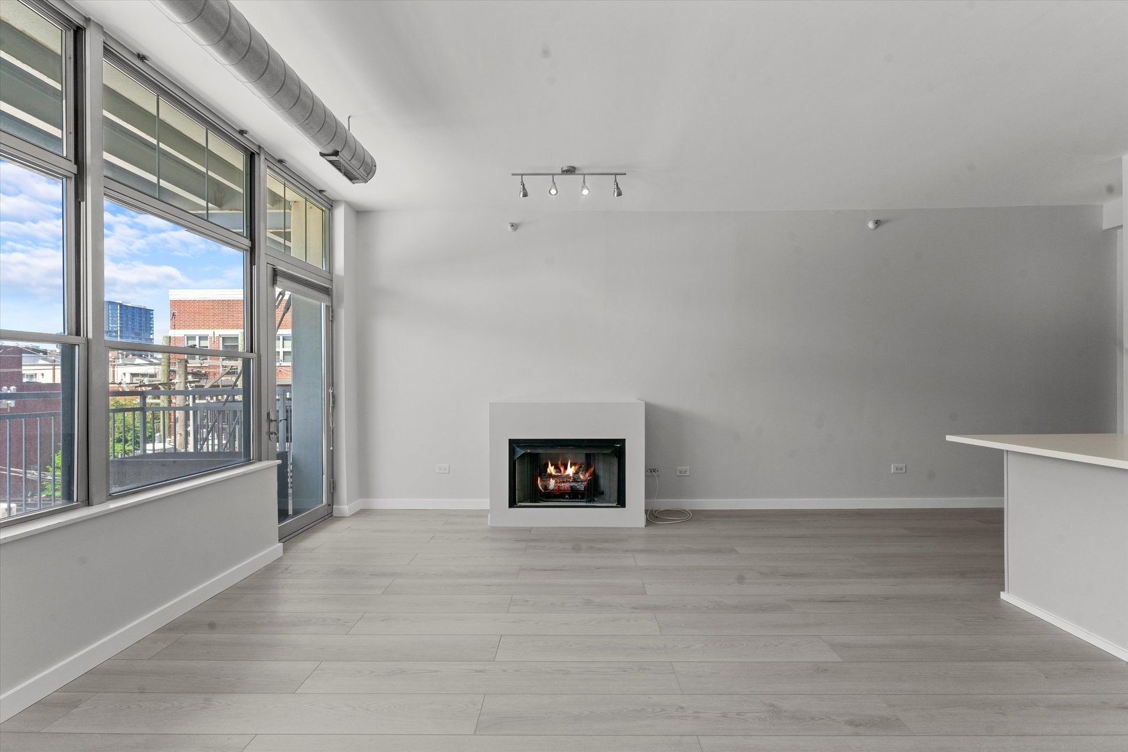 1200 W Monroe Street 415