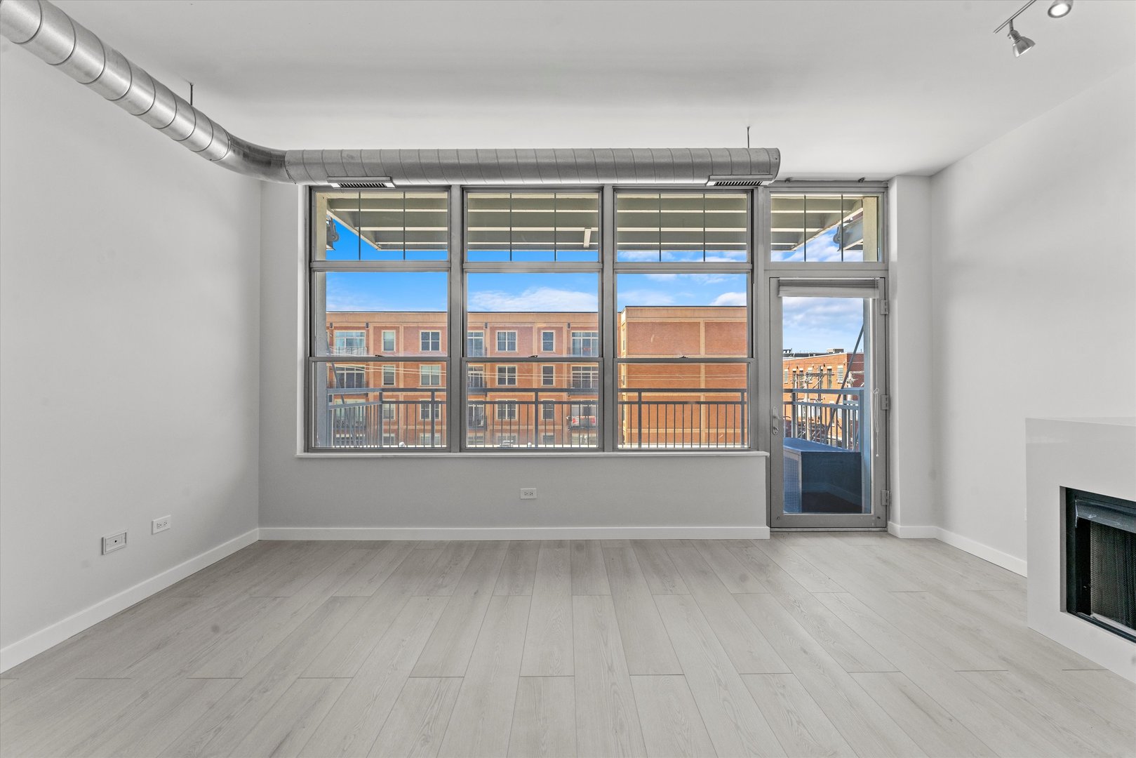 1200 W Monroe Street 415
