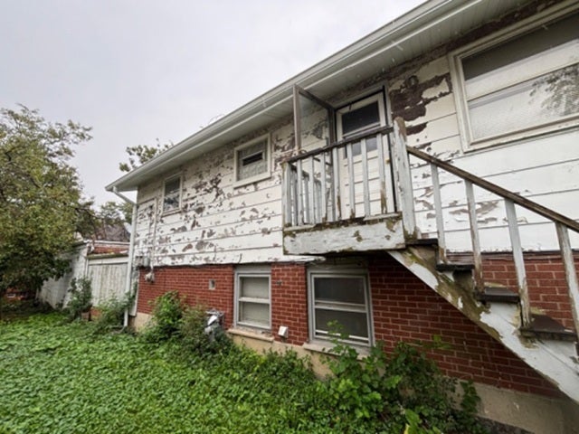 16908 Glen Oaks Drive