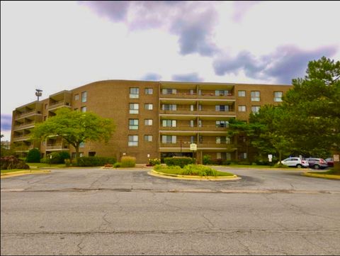 Photo of 7 E CARRIAGEWAY Drive #311, Hazel Crest, IL 60429 (MLS # 12547118)