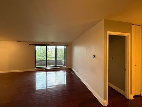 Tiny photo for 7 E CARRIAGEWAY Drive #311, Hazel Crest, IL 60429 (MLS # 12547118)