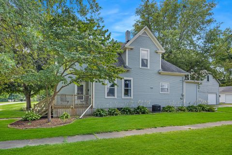 Photo of 208 N East Street, Lexington, IL 61753 (MLS # 12463422)