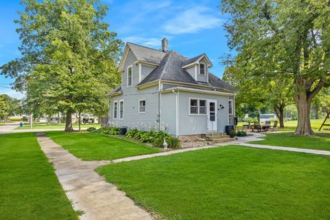 Tiny photo for 208 N East Street, Lexington, IL 61753 (MLS # 12463422)
