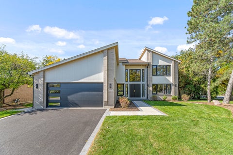 Photo of 1400 Kingsport Court, Northbrook, IL 60062 (MLS # 12785242)