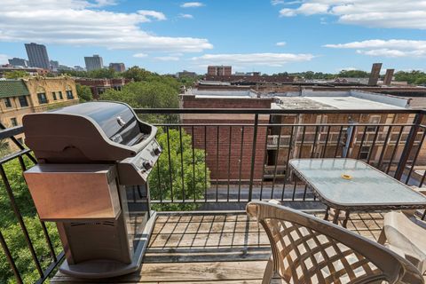 Tiny photo for 4144 N SHERIDAN Road #510, Chicago, IL 60613 (MLS # 12492027)