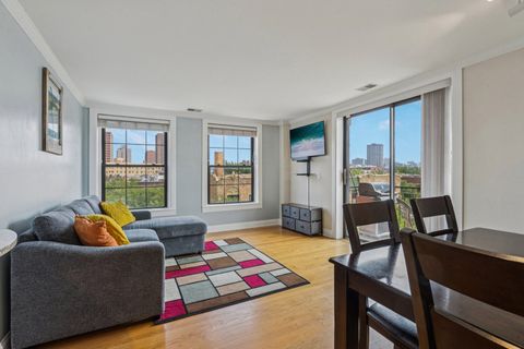 Tiny photo for 4144 N SHERIDAN Road #510, Chicago, IL 60613 (MLS # 12492027)