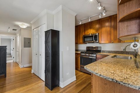 Tiny photo for 4144 N SHERIDAN Road #510, Chicago, IL 60613 (MLS # 12492027)