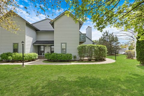 649 Chip Court Gurnee IL 60031