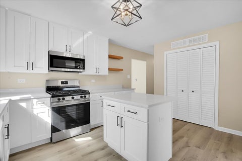 Tiny photo for 937 Pamela Drive, Bensenville, IL 60106 (MLS # 12776315)