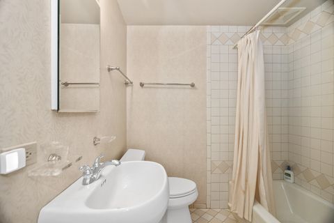 Tiny photo for 324 Davis Street, Evanston, IL 60201 (MLS # 12581311)