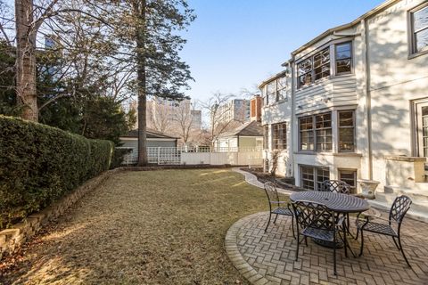 Tiny photo for 324 Davis Street, Evanston, IL 60201 (MLS # 12581311)