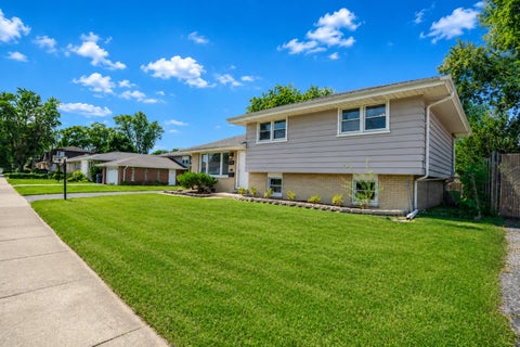 Tiny photo for 10808 S Rutherford Avenue, Worth, IL 60482 (MLS # 12743921)