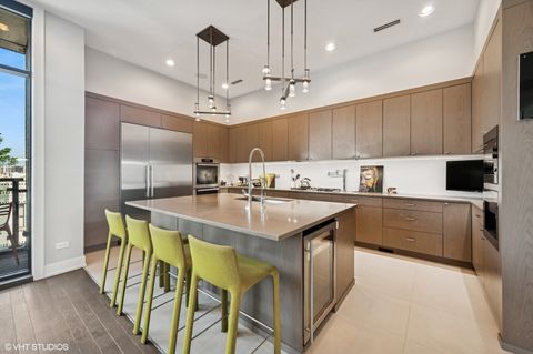 Tiny photo for 2138 N Damen Avenue #4, Chicago, IL 60647 (MLS # 12469273)