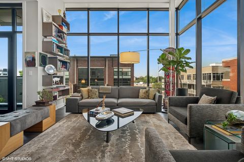 Tiny photo for 2138 N Damen Avenue #4, Chicago, IL 60647 (MLS # 12469273)