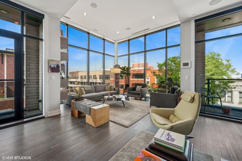 Tiny photo for 2138 N Damen Avenue #4, Chicago, IL 60647 (MLS # 12469273)