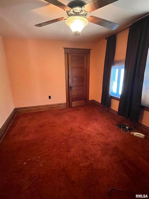 Tiny photo for 1109 S MICHIGAN Street, Davenport, IA 52802 (MLS # QC4264137)