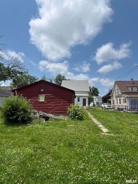 Tiny photo for 1109 S MICHIGAN Street, Davenport, IA 52802 (MLS # QC4264137)
