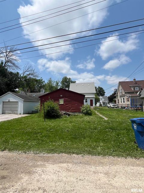 Tiny photo for 1109 S MICHIGAN Street, Davenport, IA 52802 (MLS # QC4264137)