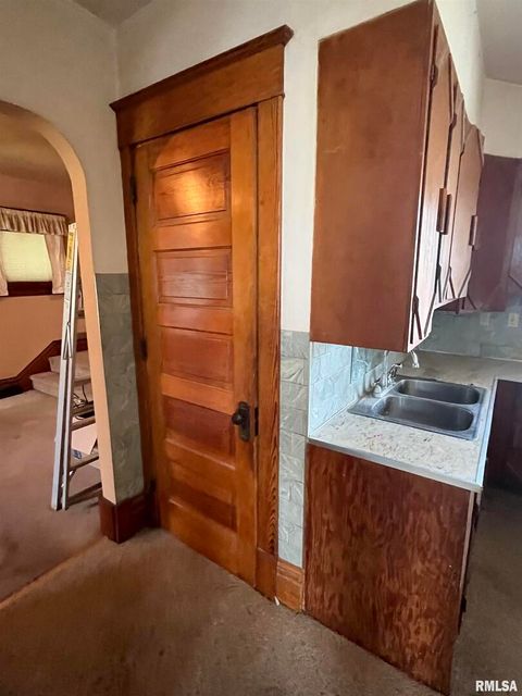 Tiny photo for 1109 S MICHIGAN Street, Davenport, IA 52802 (MLS # QC4264137)